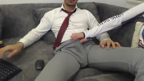 dirtyybooyy77 online show from April 19, 2026, 7:49 pm