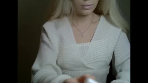 DitaMilton online show from December 22, 2024, 8:36 pm