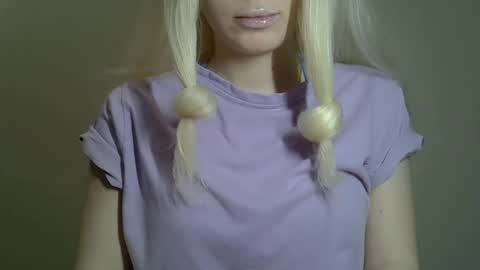 DitaMilton online show from January 16, 2025, 8:14 pm