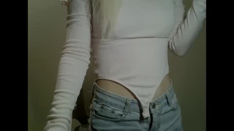 DitaMilton online show from February 1, 2025, 2:34 pm