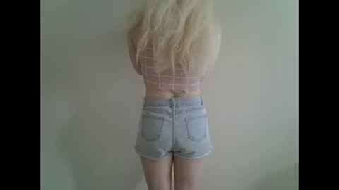 DitaMilton online show from February 26, 2025, 11:41 am