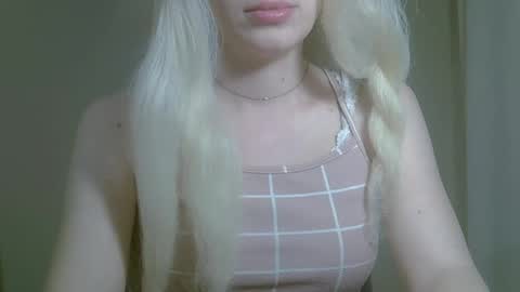 DitaMilton online show from September 8, 2025, 8:19 pm