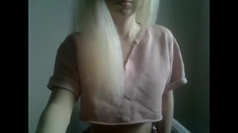 DitaMilton online show from September 22, 2025, 2:52 pm