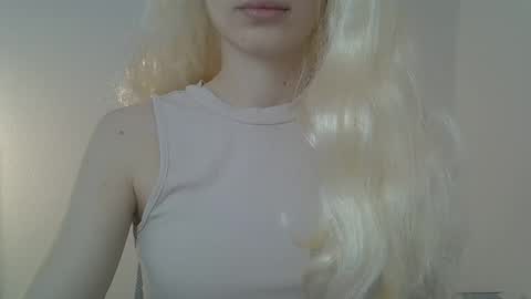 DitaMilton online show from February 12, 2026, 9:26 am