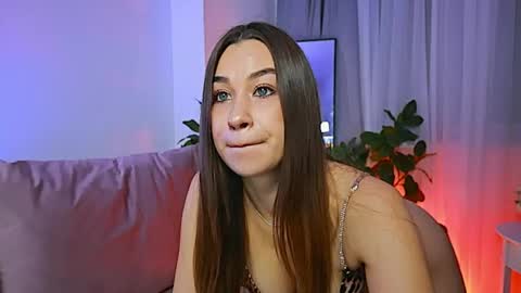 Tia online show from April 21, 2026, 9:06 pm