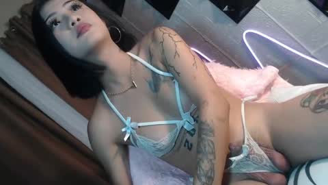 divinaaaaa online show from April 22, 2026, 11:23 am