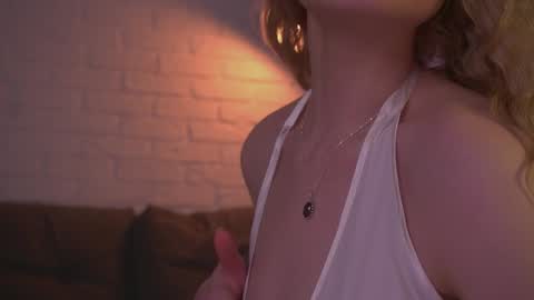 Eva and Lucia online show from February 8, 2025, 9:36 pm