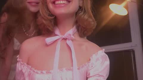 Eva and Lucia online show from October 14, 2025, 10:32 pm