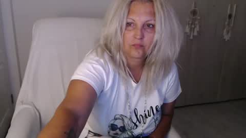 Snapshot of divineblond chatting on July 13, 2026, 7:49 pm Alexxa online show from July 13, 2026, 7:49 pm