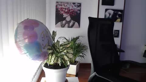 Hera online show from December 22, 2025, 12:02 pm