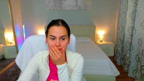 Snapshot of divineluxe chatting on June 4, 2026, 4:07 am Ivory Blue. online show from June 4, 2026, 4:07 am