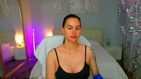 Snapshot of divineluxe chatting on June 8, 2026, 3:18 am Ivory Blue. online show from June 8, 2026, 3:18 am