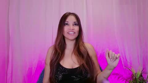 DivineLynn online show from January 19, 2025, 6:53 pm