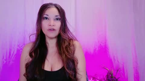 DivineLynn online show from January 25, 2025, 2:25 pm