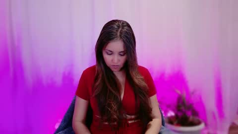 DivineLynn online show from January 28, 2025, 4:19 pm