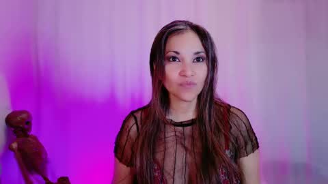 DivineLynn online show from February 9, 2025, 3:23 pm