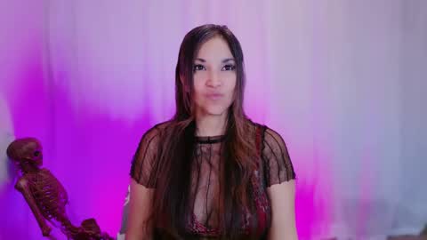 DivineLynn online show from February 10, 2025, 3:42 pm