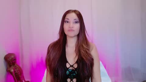 DivineLynn online show from March 12, 2025, 5:49 pm