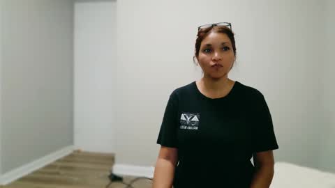 DivineLynn online show from September 9, 2025, 12:05 pm