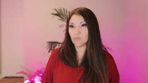 DivineLynn online show from April 5, 2026, 12:35 pm