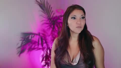 DivineLynn online show from June 1, 2026, 1:13 pm
