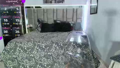 Snapshot of divinepearl chatting on October 2, 2025, 9:22 pm divinepearl online show from October 2, 2025, 9:22 pm