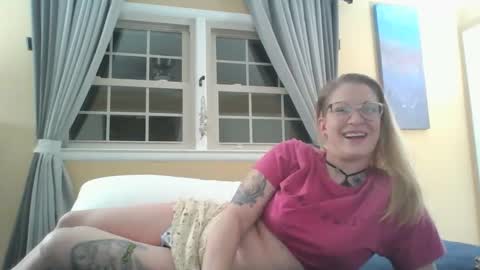 dixie_comanche online show from January 8, 2025, 5:27 am