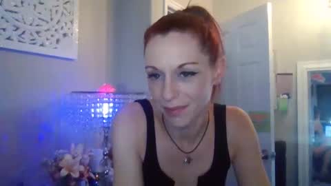 Snapshot of dixieglam chatting on February 25, 2025, 8:09 pm dixieglam online show from February 25, 2025, 8:09 pm