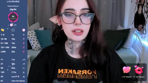 dixipixi_ online show from February 1, 2025, 11:54 am