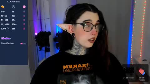 dixipixi_ online show from October 16, 2025, 6:03 am