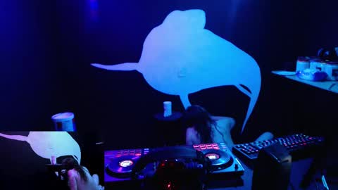 Adrian Arturo online show from February 3, 2025, 2:14 am