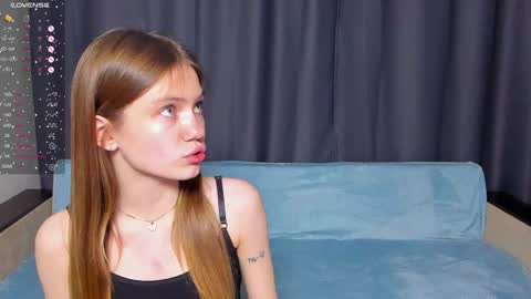 Polly and Kiriko online show from February 3, 2025, 8:35 pm