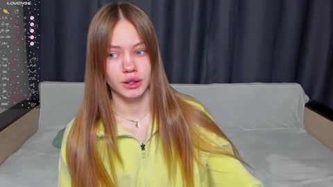 Polly and Kiriko online show from February 6, 2025, 2:58 pm