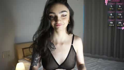 Snapshot of do_you_luv_me chatting on October 19, 2025, 4:02 am Kristian online show from October 19, 2025, 4:02 am