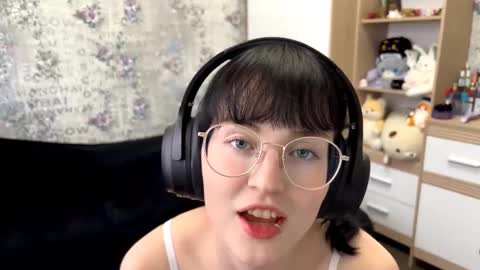 Annie PVT IS OPEN online show from September 9, 2025, 12:05 pm