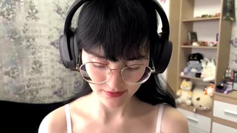 Annie PVT IS OPEN online show from September 20, 2025, 12:06 pm