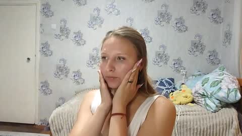 Annie PVT IS OPEN online show from October 9, 2025, 10:46 am