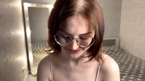 Snapshot of dodiebabikian chatting on July 17, 2026, 9:19 pm Annie PVT IS OPEN online show from July 17, 2026, 9:19 pm