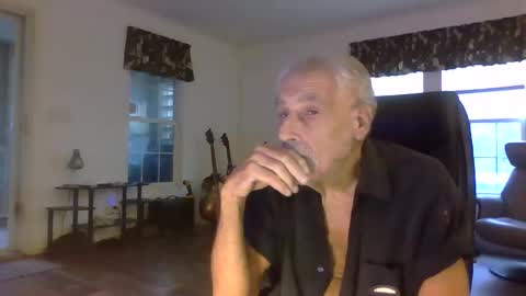 dogluc7 online show from December 29, 2024, 7:43 pm