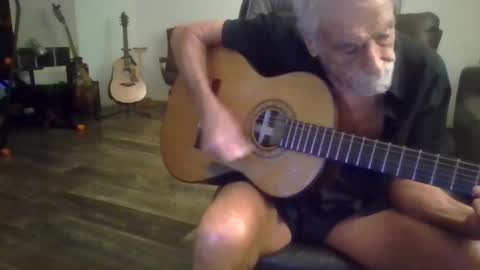 dogluc7 online show from October 30, 2025, 5:20 am