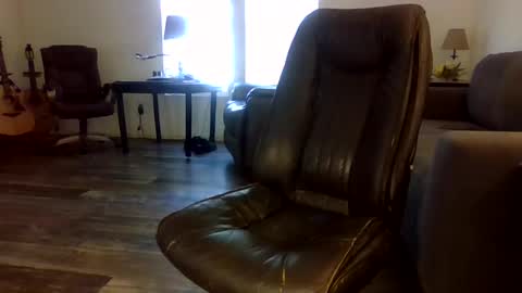 dogluc7 online show from October 31, 2025, 7:26 pm