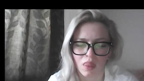 dolce_tempt online show from February 15, 2026, 1:52 pm