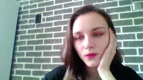 dolcezza_ online show from April 1, 2026, 12:28 pm