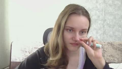 dolcezza_ online show from June 3, 2026, 11:57 am