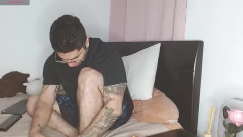 Auro and Santiago online show from January 17, 2025, 3:23 am