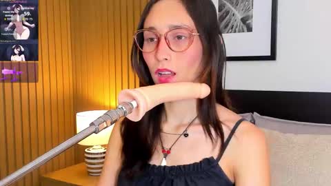 Bella  online show from March 18, 2026, 8:01 pm