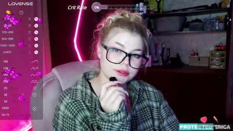 Chloe online show from December 3, 2024, 8:39 pm