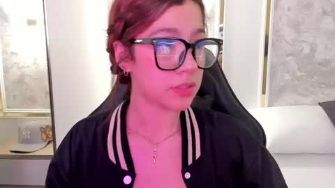 D  online show from September 24, 2025, 2:37 am