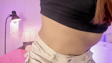 doll_isa_ online show from April 23, 2026, 8:55 pm