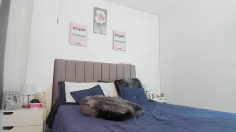 doll_oriana online show from December 11, 2024, 3:37 pm